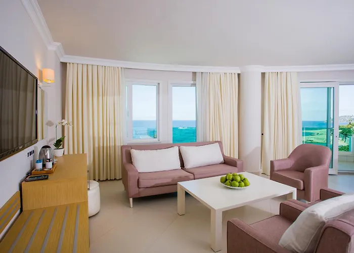 Dragut Point South טורגוטריס