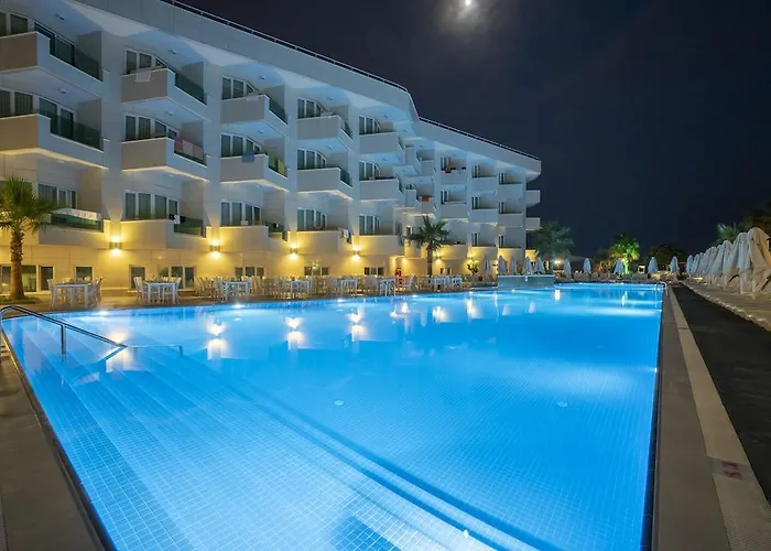 Dragut Point South אתר נופש