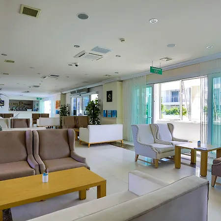 Dragut Point South אתר נופש