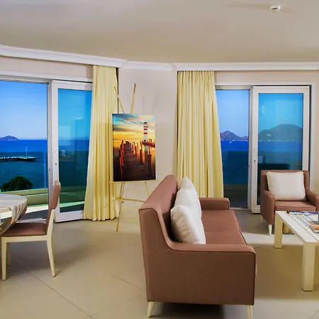 Dragut Point South 4*