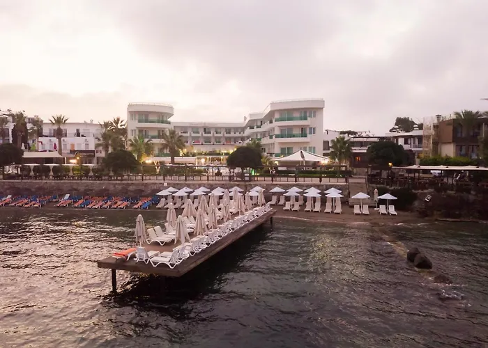 Dragut Point South 4*