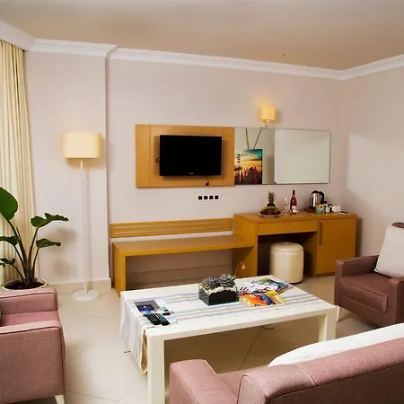 Semesteranläggning (resort) Dragut Point South 4*