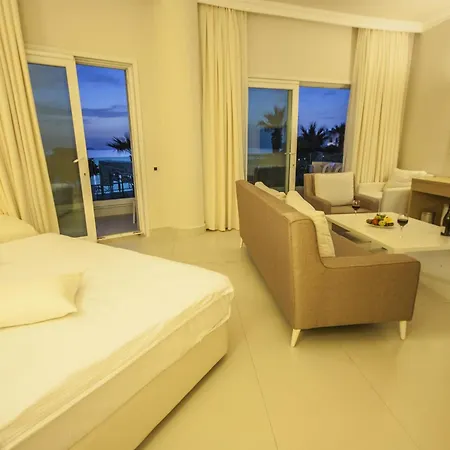 Dragut Point South 4*