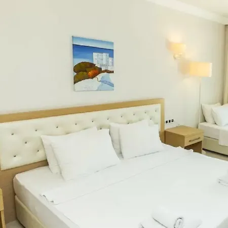 Dragut Point South 4*